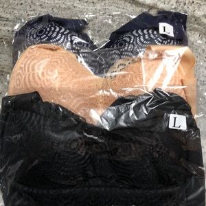 0055 Brand New set of 3 lace bras - in orig pkg